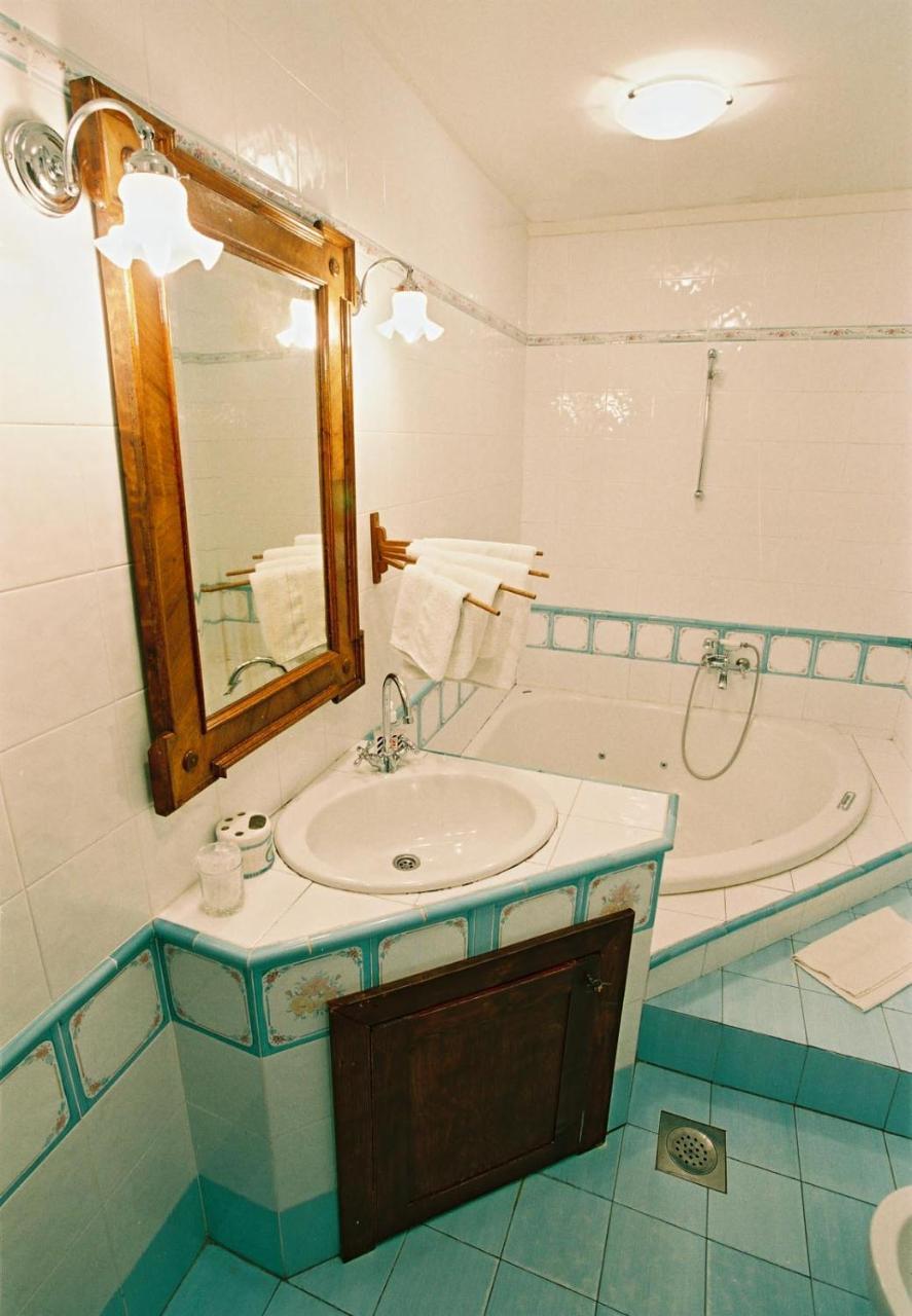 Hôtel Salas 137 à Cenej Extérieur photo