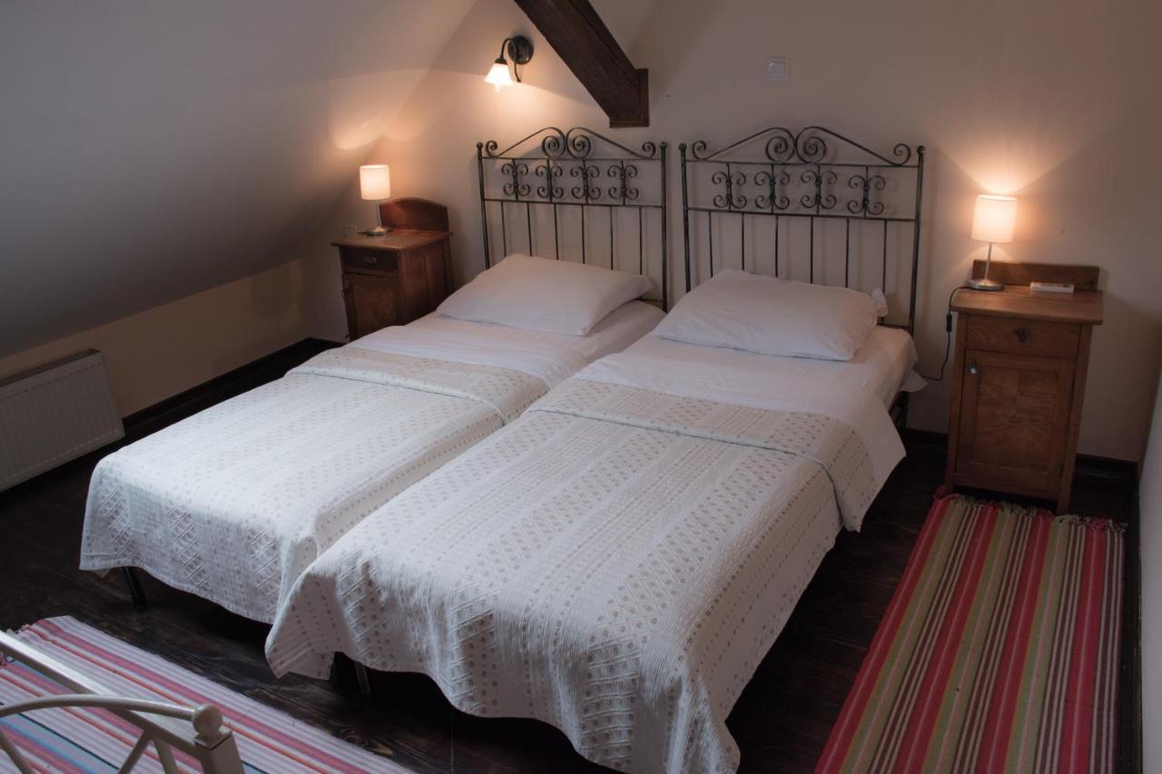 Hôtel Salas 137 à Cenej Extérieur photo